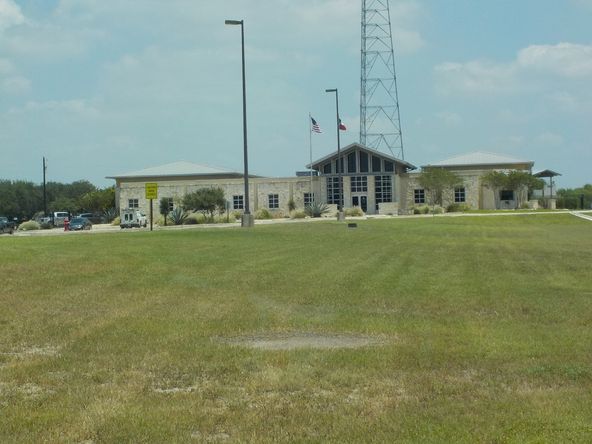 994 E Hidalgo Ave, Raymondville, TX 78580